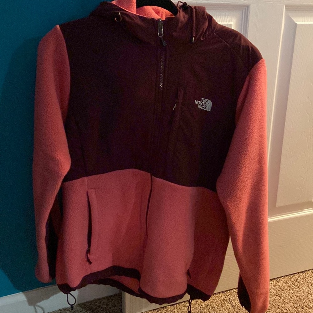 North Face Ladies Large Salmon pink full zipped coat with attached hood.